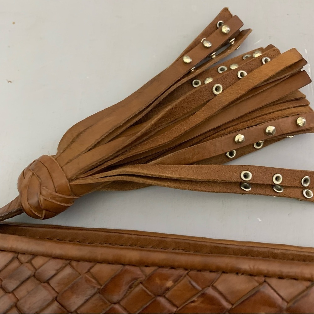 Massimo Dutti Woven Nappa Tan Leather Clutch with tassle 9”x7”x1” - Picture 4 of 16